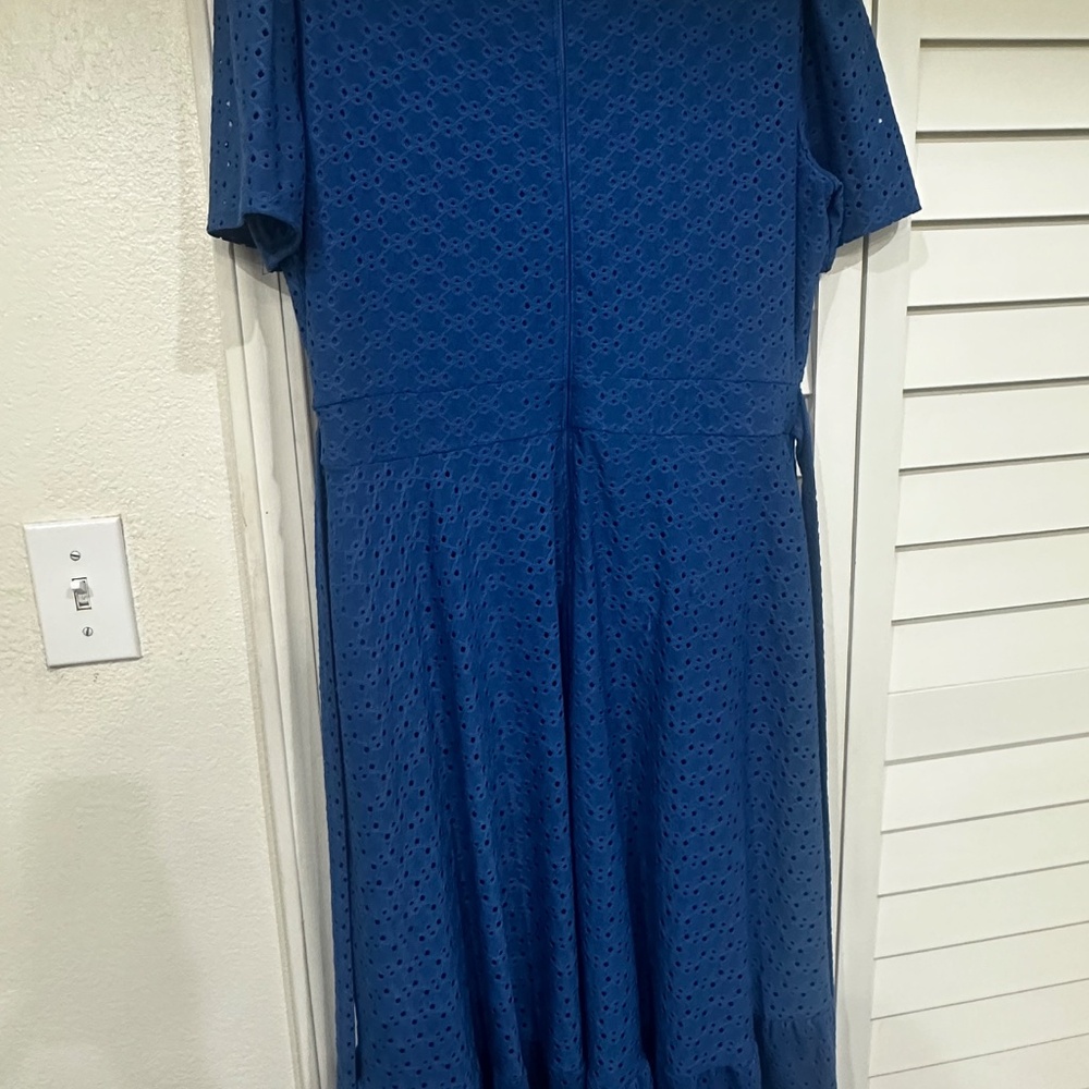 Dress - Picture 4 of 8
